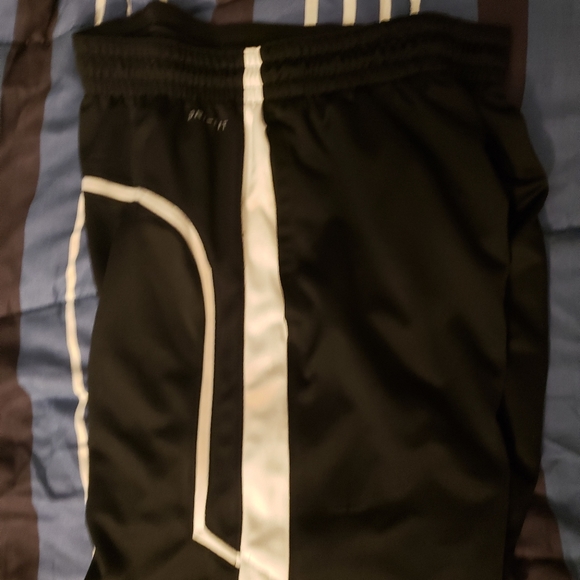 Jorden dri fit basketball shorts - Picture 3 of 3